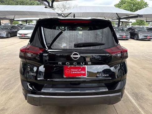 Certified 2025 Nissan Rogue SL AWD/4WD image 6