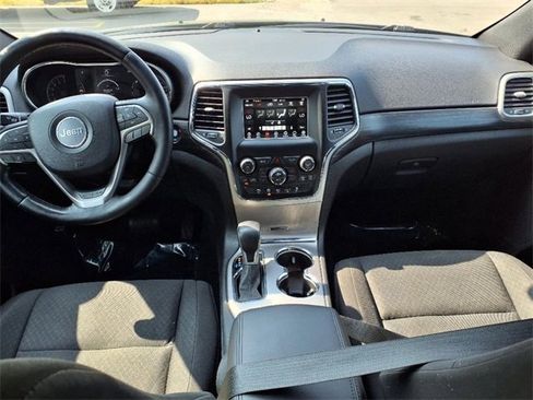 Used 2019 Jeep Grand Cherokee Laredo w/ Security & Convenience Group image 11