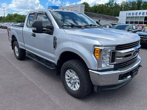 Used 2017 Ford F250 XL w/ STX Appearance Package AWD/4WD image 2