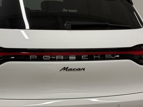 Certified 2026 Porsche Macan AWD/4WD image 12