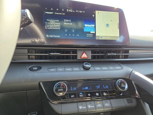 New 2025 Hyundai Elantra SEL image 19