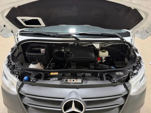 Used 2020 Mercedes-Benz Sprinter 2500 image 50