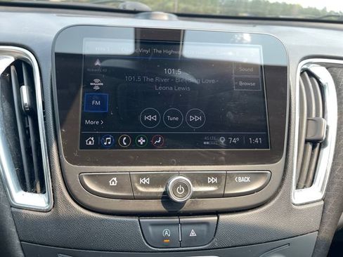 Used 2021 Chevrolet Malibu LT FWD image 22