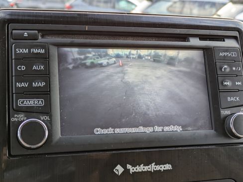 Used 2015 Nissan Titan SV w/ SV Value Truck Package image 19