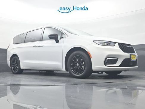 Used 2025 Chrysler Pacifica Select FWD image 27