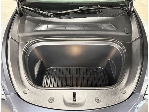 Used 2025 Tesla Model Y Performance AWD/4WD image 4