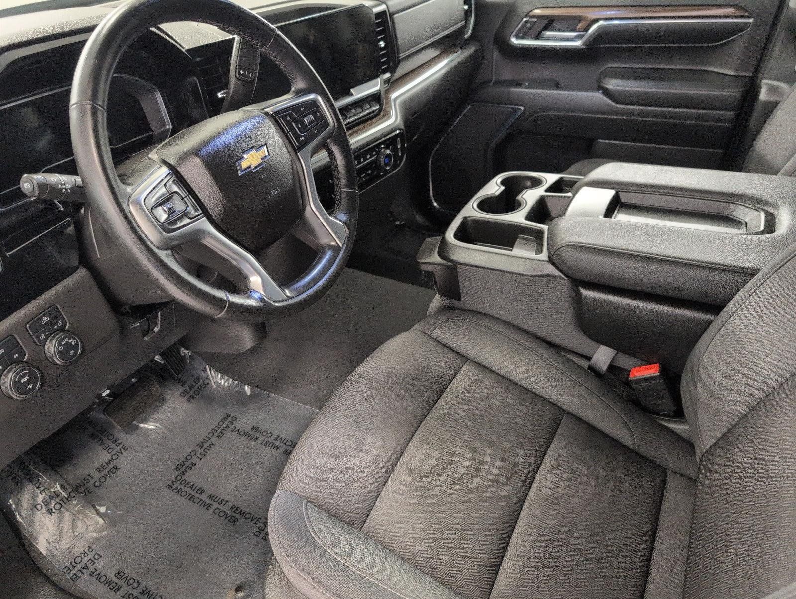 Used 2024 Chevrolet Silverado 1500 LT AWD/4WD image 9