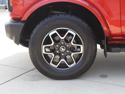 Used 2023 Ford Bronco Outer Banks AWD/4WD image 33