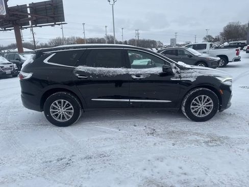 Used 2023 Buick Enclave Essence image 12