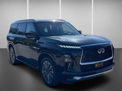 Used 2025 INFINITI QX80 Sensory AWD/4WD image 2