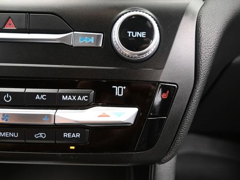 Used 2020 Ford Explorer XLT w/ Equipment Group 202A image 24