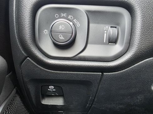 New 2026 RAM 1500 Express AWD/4WD image 23