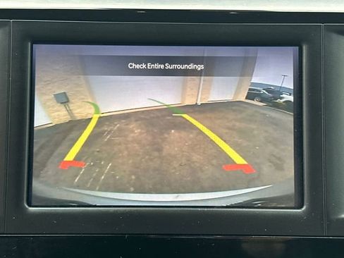 Used 2024 Chrysler Voyager LX image 31