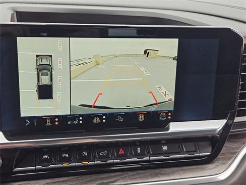 Used 2025 Chevrolet Silverado 1500 LTZ image 18