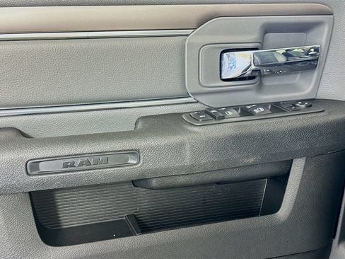 Used 2022 RAM 1500 Classic SLT RWD image 13