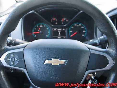 Used 2018 Chevrolet Colorado W/T w/ WT Convenience Package AWD/4WD image 13