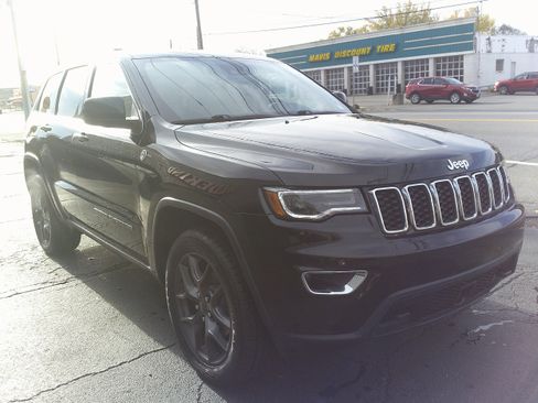 Used 2020 Jeep Grand Cherokee Laredo w/ Quick Order Package 2BN North image 10