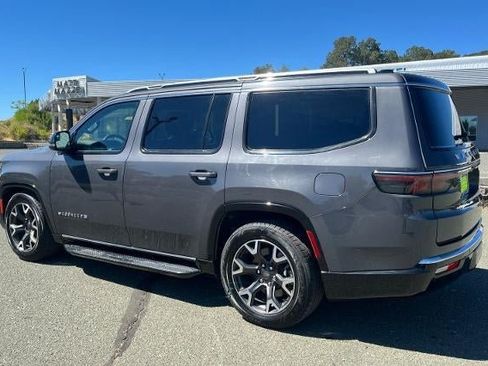 Used 2024 Jeep Grand Wagoneer L 4WD image 3
