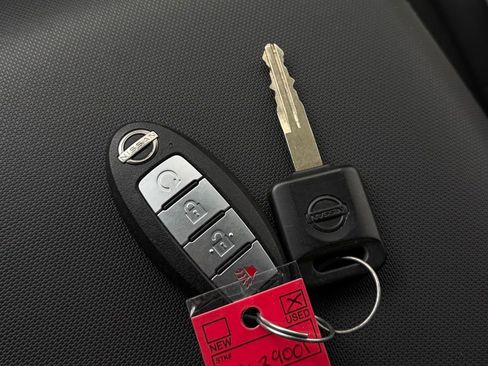 Used 2023 Nissan Frontier PRO-4X w/ Technology Package image 31