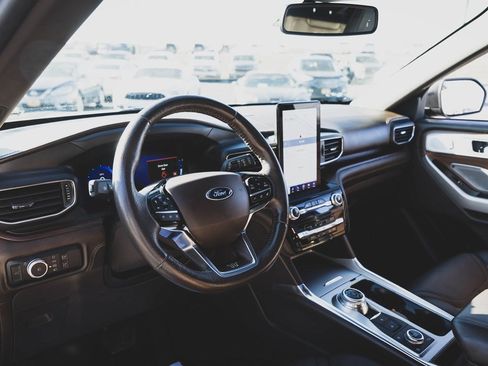 Used 2022 Ford Explorer King Ranch w/ Class IV Trailer Tow Package image 2