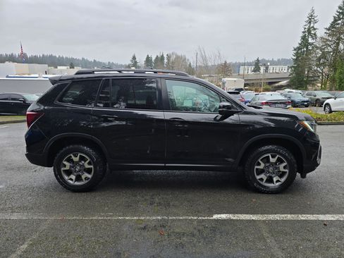 Used 2023 Honda Passport TrailSport image 2