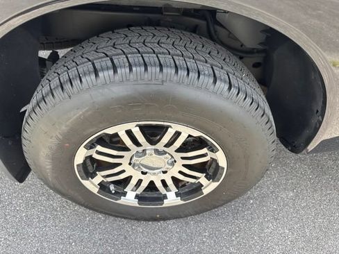 Used 2012 Nissan Titan SV w/ SV Premium Utility Pkg RWD image 9