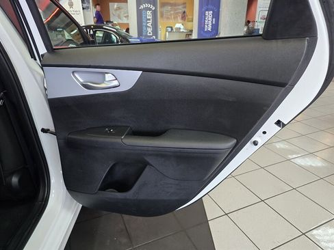 Used 2023 Kia Forte LXS w/ LXS Technology Package FWD image 15