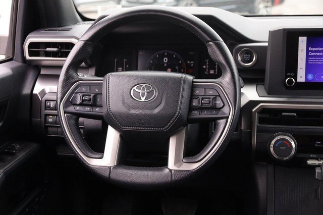 Used 2025 Toyota 4Runner SR5 AWD/4WD image 24