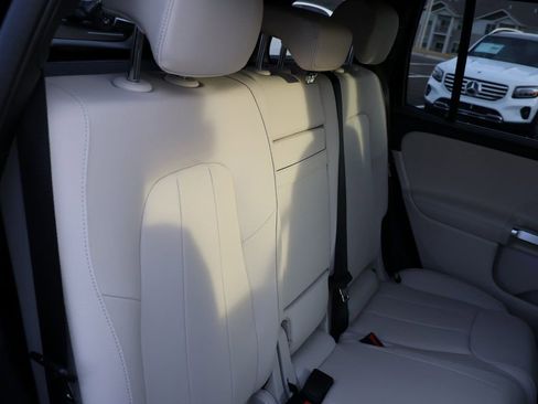 New 2026 Mercedes-Benz GLB 250 4MATIC image 14