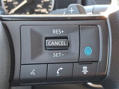 Used 2023 Nissan Rogue SV image 18