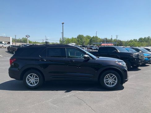 New 2026 Ford Explorer Active RWD image 4