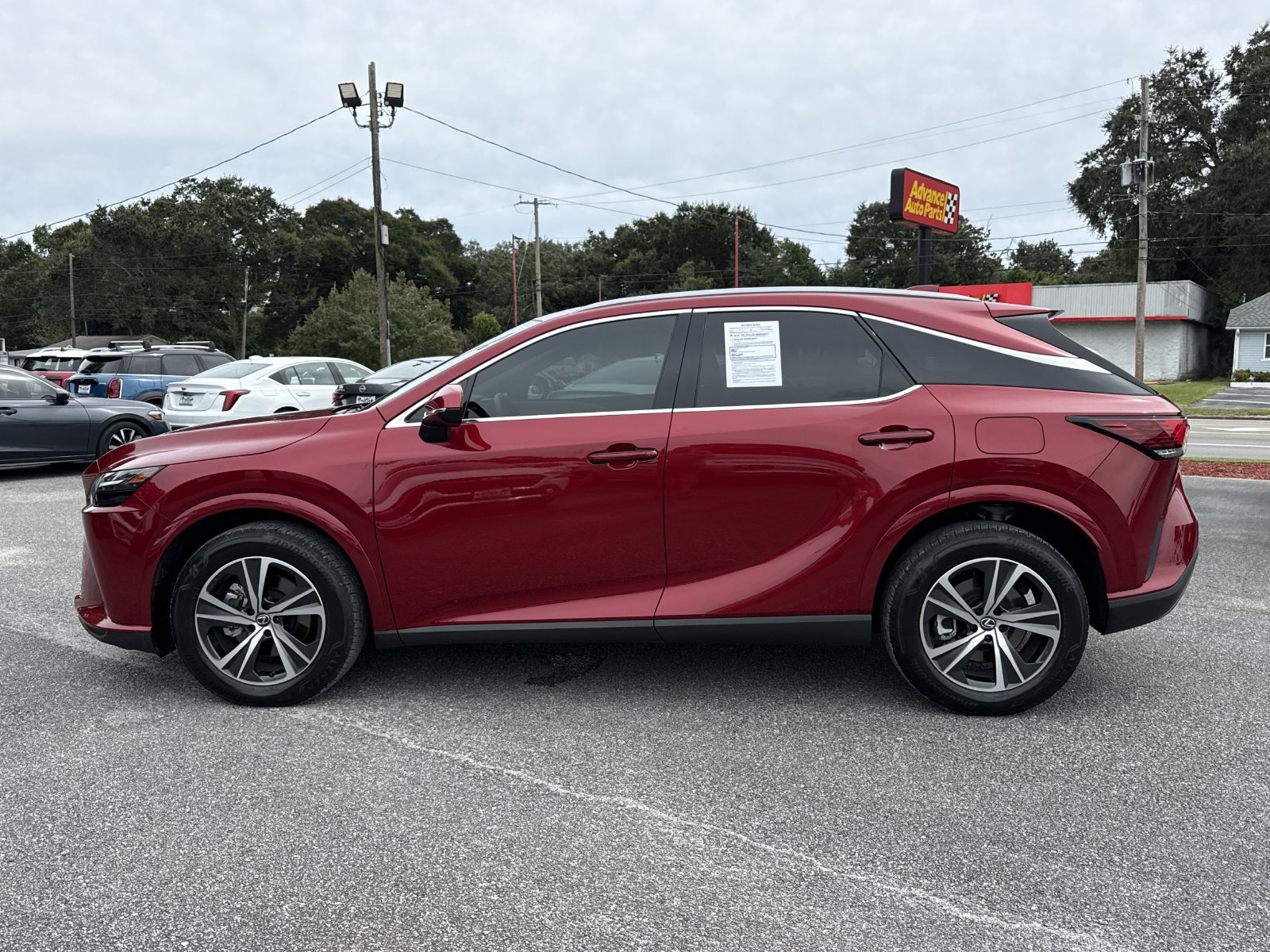 Used 2025 Lexus RX 350 Premium w/ Accessory Package (Z1) FWD image 2