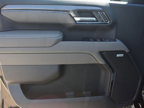 New 2026 Chevrolet Silverado 2500 ZR2 image 17