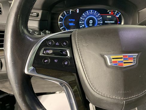 Used 2018 Cadillac Escalade Platinum RWD image 18