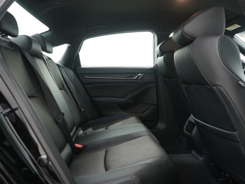 Used 2022 Honda Accord Sport image 11