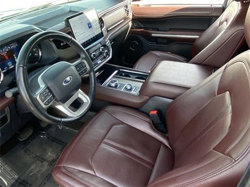 Used 2024 Ford Expedition Limited image 19