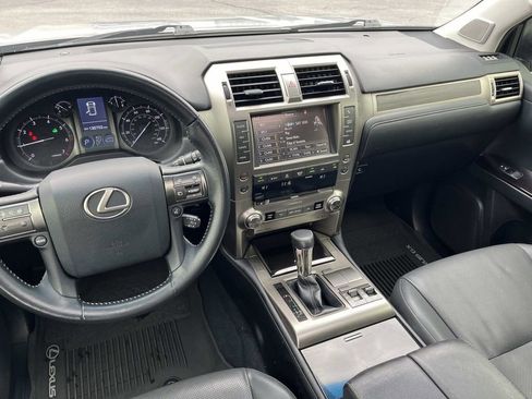 Used 2015 Lexus GX 460 w/ Navigation Package image 14