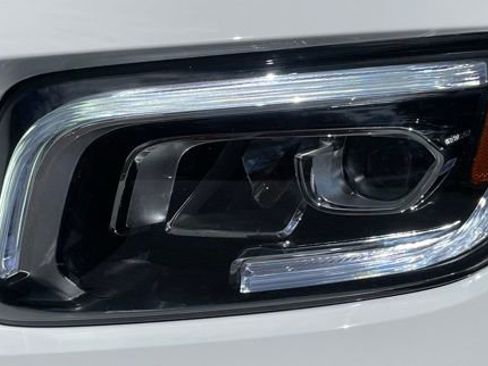 Used 2021 Mercedes-Benz GLB 250 4MATIC w/ AMG Line image 13