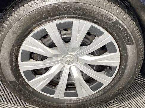 Used 2021 Toyota Camry LE FWD image 29