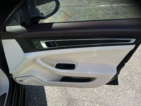 Used 2023 Porsche Panamera GTS image 19