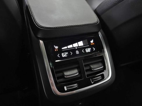 Certified 2024 Volvo XC90 T8 Plus w/ Protection Package Premier AWD/4WD image 37