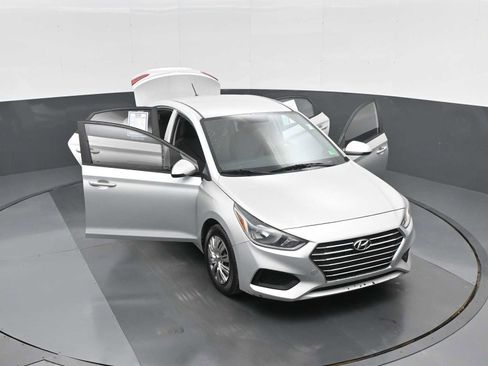 Used 2019 Hyundai Accent SE image 38