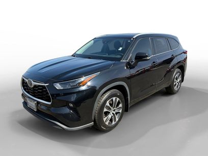 Used 2022 Toyota Highlander XLE