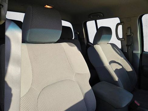 Used 2011 Nissan Frontier SV w/ SV Premium Utility Pkg RWD image 18