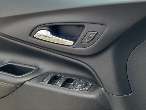 Used 2020 Chevrolet Equinox Premier FWD image 19