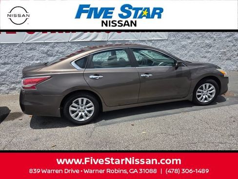 Used 2014 Nissan Altima 2.5 S w/ Display Audio Package FWD image 17