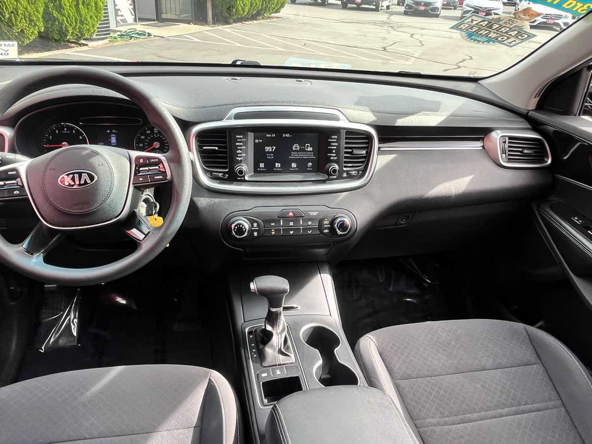 Used 2020 Kia Sorento LX AWD/4WD image 8