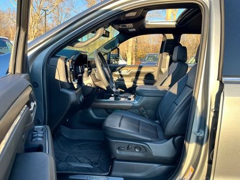 Used 2024 Chevrolet Silverado 1500 High Country w/ High Country Premium Package AWD/4WD image 16