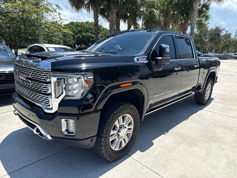 Used 2023 GMC Sierra 2500 Denali w/ Denali Ultimate Package AWD/4WD image 3
