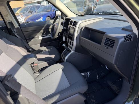 Used 2008 Jeep Patriot Sport AWD/4WD image 13